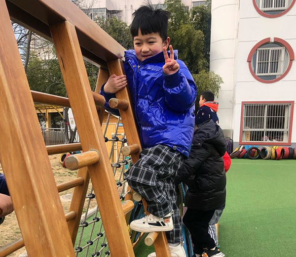 澳门十大正规老牌网赌户外活动—安全滑滑梯 澳门十大正规老牌网赌户外活动—安全滑滑梯